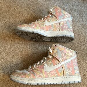 NIKE - High Top Sneakers - Size 6.5
